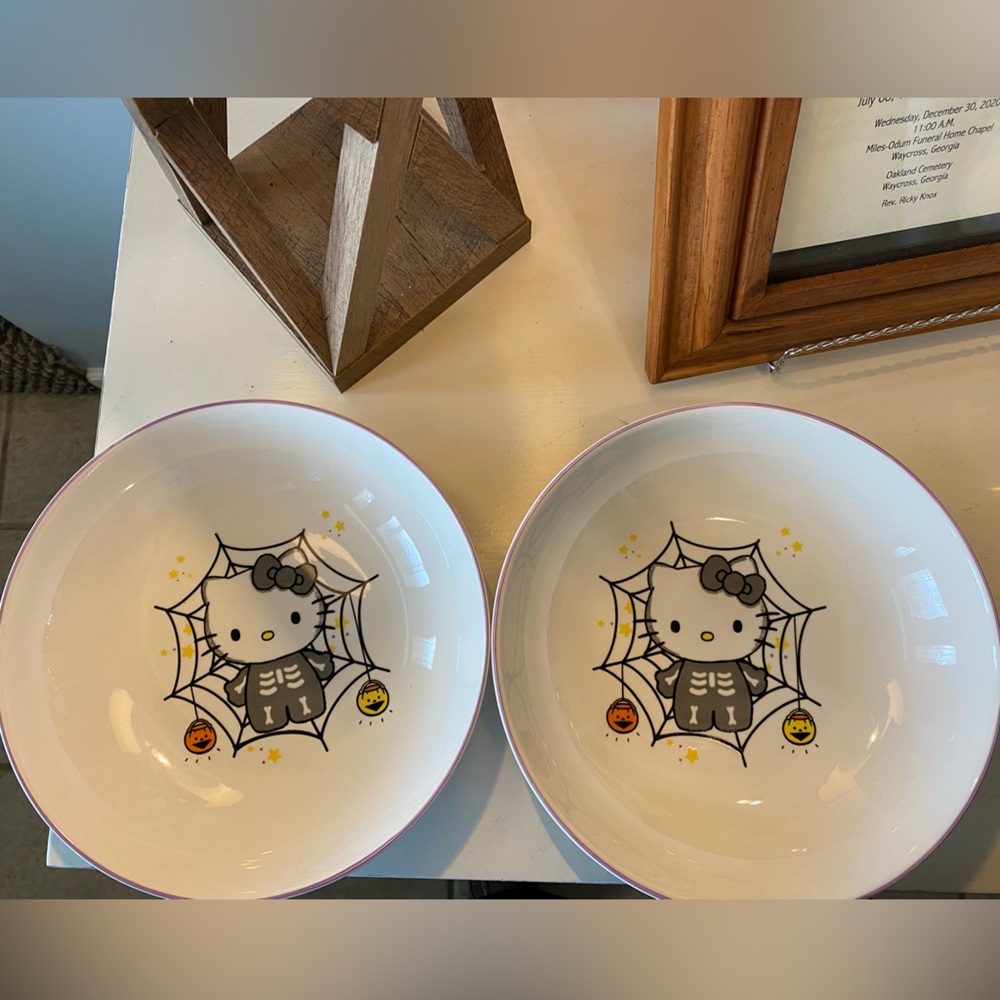 Skeleton Hello Kitty Halloween Bowls